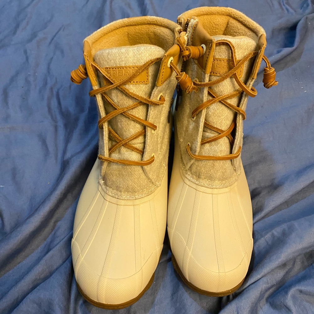 Sperry boots brand new never worn